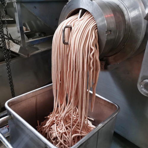 大型商用凍肉絞肉機(jī) 食品廠高效生產(chǎn)的關(guān)鍵設(shè)備